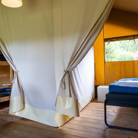Safaritent Bij Speeltuin Voor Gezinnen Op Rustig Park Op De Veluwe * إبّ
