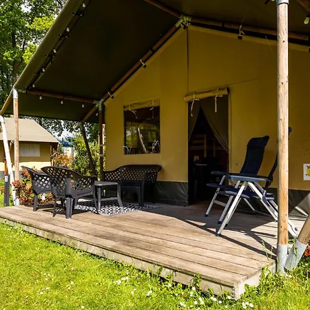 Luxuszelt Safaritent Bij Speeltuin Voor Gezinnen Op Rustig Park Op De Veluwe *
