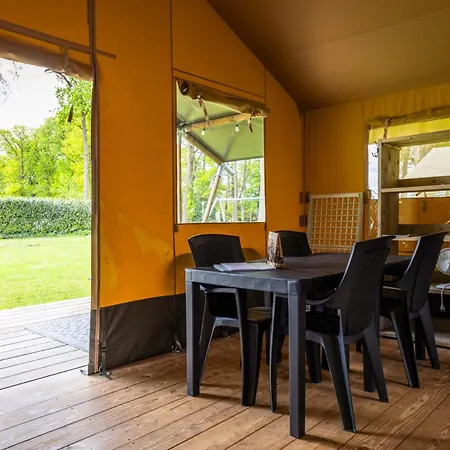 Luxuszelt Safaritent Bij Speeltuin Voor Gezinnen Op Rustig Park Op De Veluwe Epe