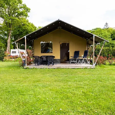Luxuszelt Safaritent Bij Speeltuin Voor Gezinnen Op Rustig Park Op De Veluwe