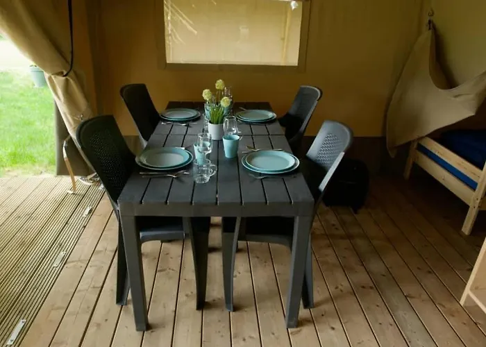 Luxury tent Safaritent Op En Kindvriendelijk Park Op De Veluwe Epe