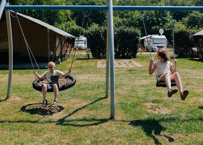 Luksusowy namiot Safaritent Op En Kindvriendelijk Park Op De Veluwe