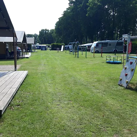 Safaritent Op En Kindvriendelijk Park Op De Veluwe